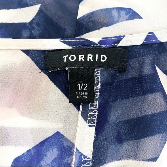 Torrid Abstract Print Chiffon Bell Sleeve Kimono Size 1X/2X - Picture 5 of 7